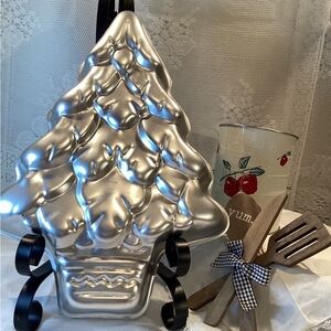 Wilton Vintage Christmas Tree Cake Baking Pan 502-1107 Korea 1972 (A)